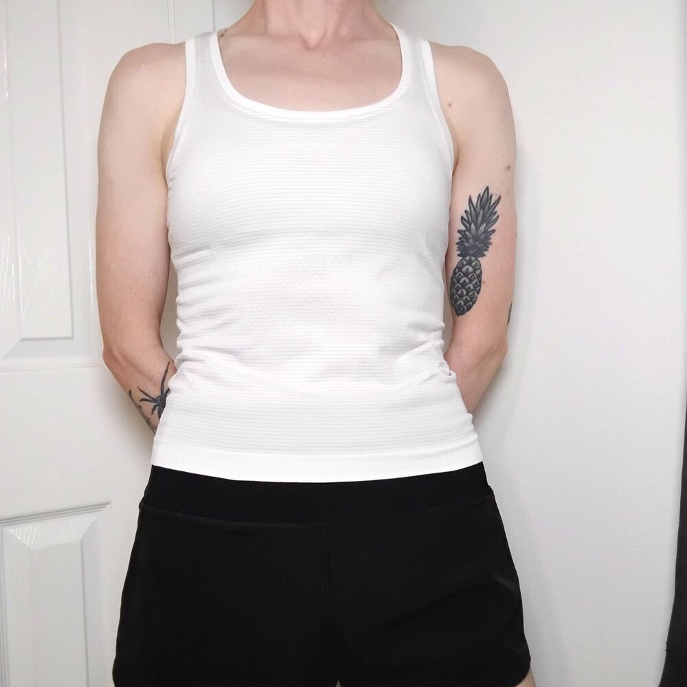 Lululemon Swiftly Tech Racerback Tank Top 2.0 *Race Length Size 2 White